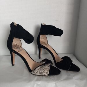 Vince Camuto Black and Snakeskin Heels Size 7